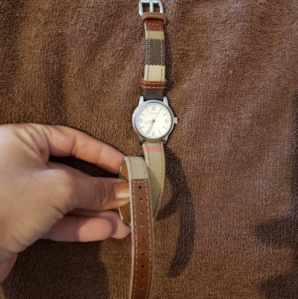 Burberry Watch - Picture 3 of 6